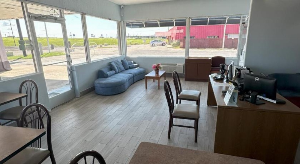 Days Inn by Wyndham Salina South