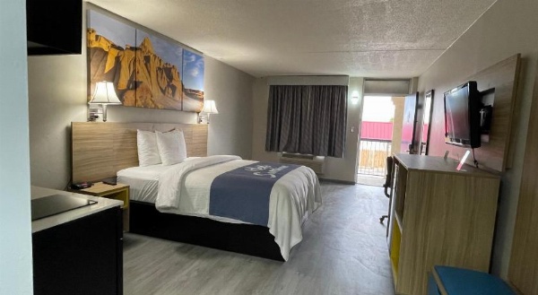 Days Inn by Wyndham Salina South image 12